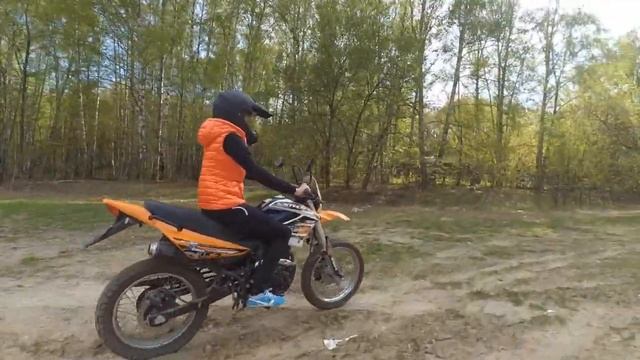 Stels Enduro 250. Учится ездить. смотреть онлайн