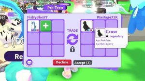 Trading MEGA DIAMOND KING PENGUIN in Adopt Me!