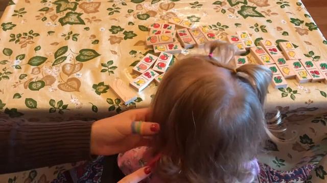 Два хвостика из резинок с переплетением смотреть онлайн