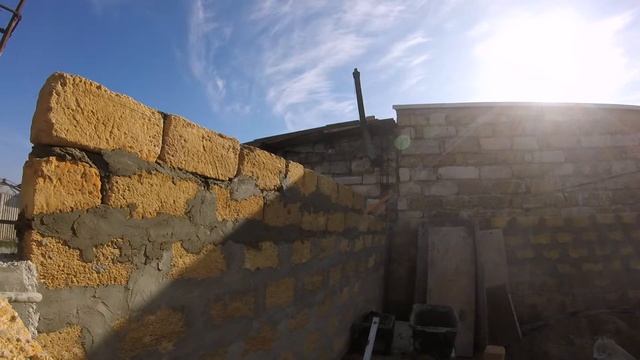 Сварщик кладет камень Часть  30 СТРОИТЕЛЬСТВО ГАРАЖА 412