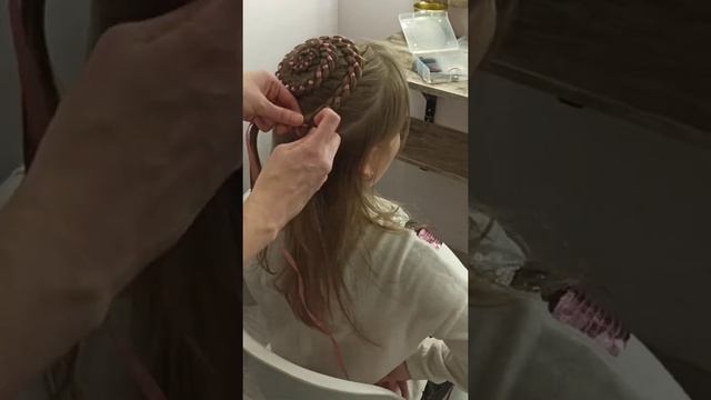 4х прядная коса улитка с лентой смотреть онлайн