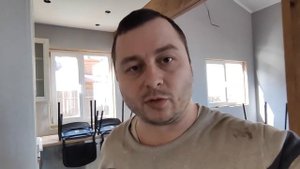 Ламинат на первом этаже в доме #881