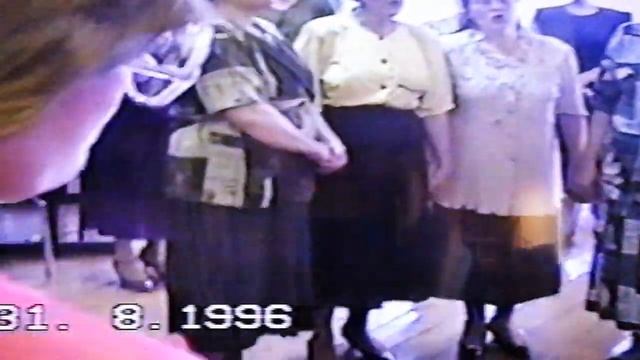 НА ЮБИЛЕЕ МОЕЙ ЖЕНЫ АННЫ ,1996 год ПОЮТ ЧЕТЫРЕ СЕСТРЫ, С ДЛИННЫМИ ВОЛОСАМИ, ВТОРАЯ СПРАВА МОЯ ЖЕНА смотреть онлайн