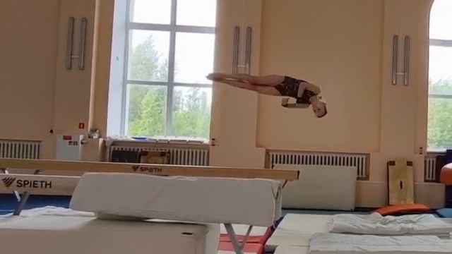Соскок с бревна рондат винт