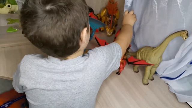 Дракон дышит огнём и другие игрушки динозавров обзор пожарных машинок смотреть онлайн