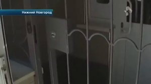 Хулиган регулярно бьёт стёкла одного ломбарда. Нижний Новгород