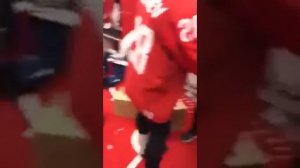 Сборная России по хоккею в раздевалке празднует победу на Олимпийских играх в Пхёнчхан 2018