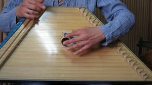 Гусельная студия "КрУжовник"vk.com/kruzhstudio. Уроки игры на гуслях. Урок№7. Колыбельная. часть 1.