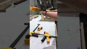 Универсальная струбцина для шины Макита
