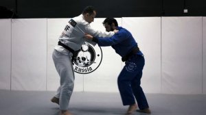 Как затягивать в гард? Часть 11. Прыжок в закрытый гард. Свип.