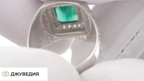 ДЖУВЕДИЯ Перстень Мужской серебряный с зеленым агатом Артикул КМ-04_2 Серебро 925