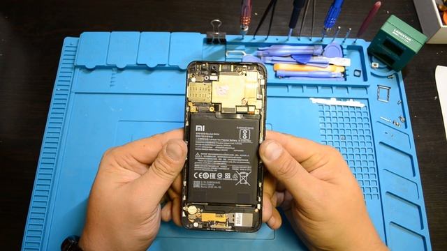 Как разобрать Xiaomi MI A2, инструкция по разбору смартфона. How to disassemble smartphone смотреть онлайн