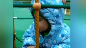 Если друг не смеётся ты включи ему солнце.