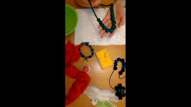 Шарики из шерсти: мокрое валяние смотреть онлайн