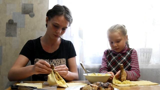 Куриные ножки в мешочке из слоеного теста смотреть онлайн