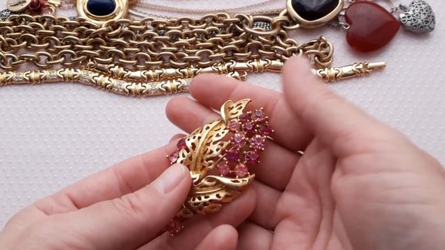 208.Распаковка долгожданного лота с винтажными брошами птицами и другими сокровищами. смотреть онлайн