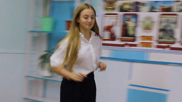 Видео-подарок от 11 классов к дню Рождения школы смотреть онлайн