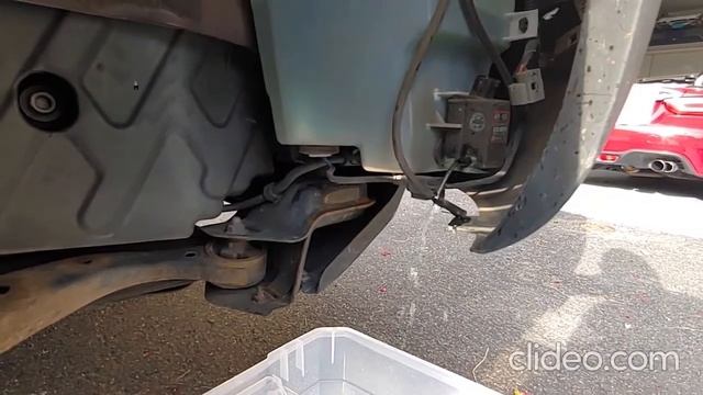 Washer Fluid Pump Replacement on 2nd Generation Kia Sorento (2011-2015) смотреть онлайн