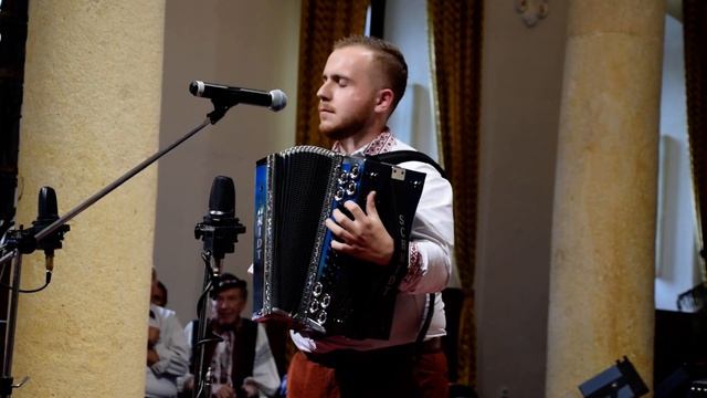 Heligonkář Marián Šišovký - ruská píseň Smuglyanka Moldavanka смотреть онлайн