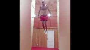 Даже на отдыхе на море не могу без спорта. Нашёл какой-то маленький спортзальчик... #зож #спорт #raw