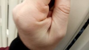 Монтаж вызывной панели видеодомофона