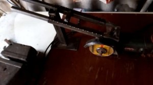Отрезной станок для болгарки своими руками! С протяжкой! (Grinder Cutting Machine. With a broach!)