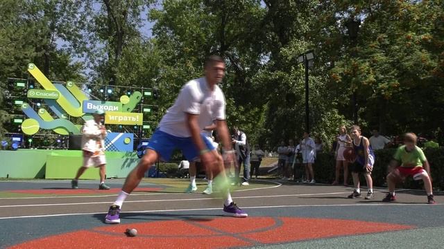 На самарской набережной открыли новую спортивную площадку
