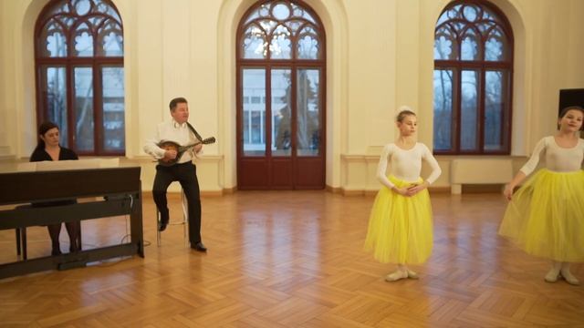 Pavel Țurcan - mandolină. Victoria Lozovan - pian. ,,Mazurca”. смотреть онлайн