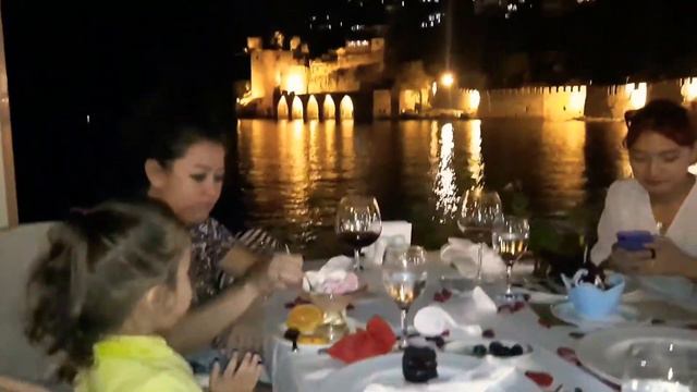 ТУРЦИЯ🇹🇷,в кругу друзей🎆.День Рождения Аделины в ресторане Hаrbour  Kitchen & Bar🎉🎈🥗🎂