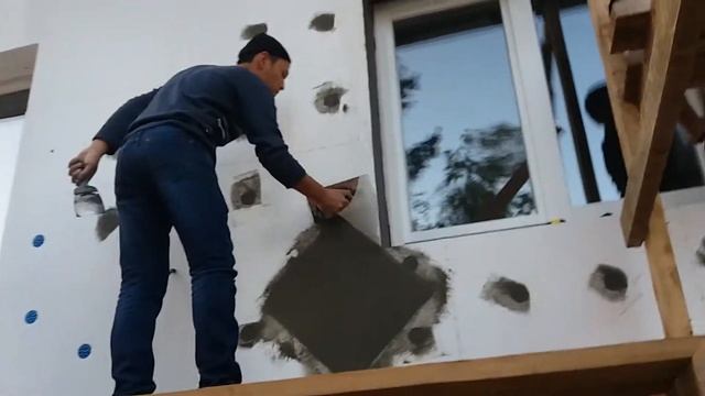 Армирование клеем с сеткой вертикальных оконных откосов, система Ceresit