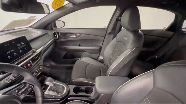 2021 Kia Forte GT-Line Sedan Janesville Milwaukee Madison Beloit Rockford смотреть онлайн