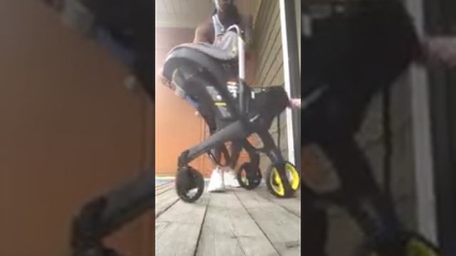 How to Use Your Doona Carseat/Stroller! Turn Carseat into Stroller and Stroller into Seat in 3 step смотреть онлайн
