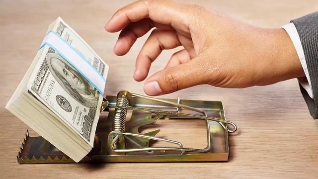 ?КАК ПЕРЕДАТЬ ДЕНЬГИ при продаже квартиры. 7 ОШИБОК при передаче денег смотреть онлайн