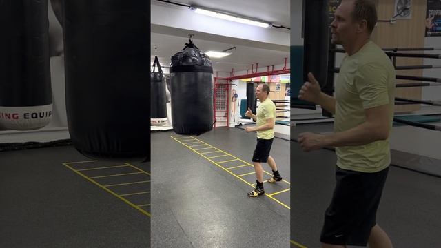 Основа сильного удара, это конечно же его правильная техника постановки. смотреть онлайн