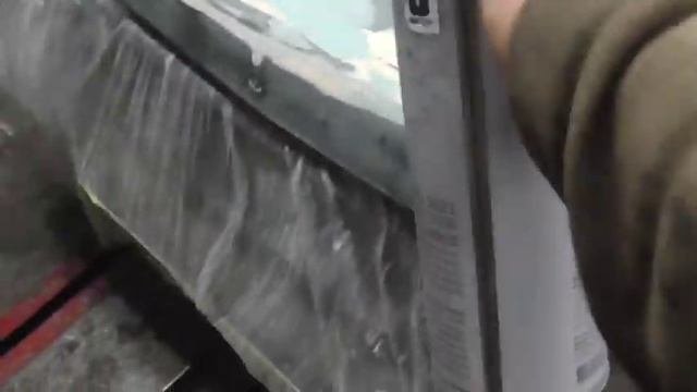 Как нанести антигравий на капот