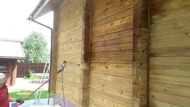 Покраска сруба аппаратом безвоздушного распыления