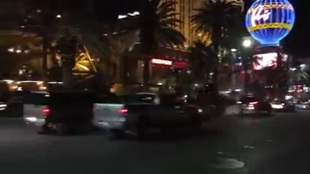 CRAZY IRL GTA COP CAR Forces Way Through Traffic (INSANE) смотреть онлайн