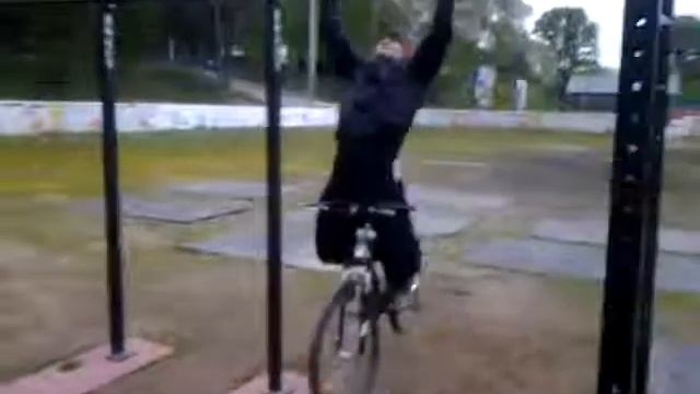 Подтягивания с велосипедом смотреть онлайн