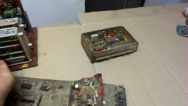 Где искать!! КМ конденсаторы в телевизоре. платы с КМ. смотреть онлайн