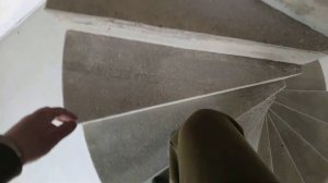 Винтовая бетонная лестница
