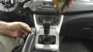 Ручка КПП на Ниссан Тиида. Body repair after an accident.