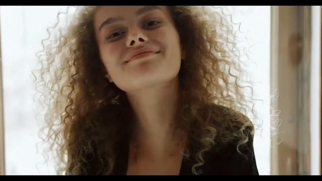 3 часа расслабляющей музыки для крепкого сна, на фоне подборки счастливых людей в HD!! смотреть онлайн