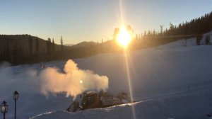 Ратрак на горнолыжном курорте. Неутомимый труженник!