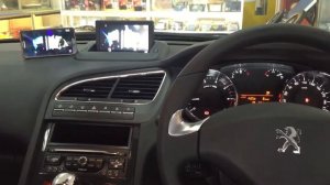 Peugeot 5008 with mirror link system