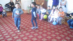 Лезгинка. Танцуют дети.