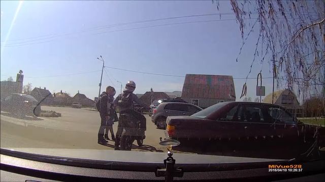 ВЛАД ИЗ ГОРЛОВКИ - большой "знаток" спортивных мотоциклов смотреть онлайн