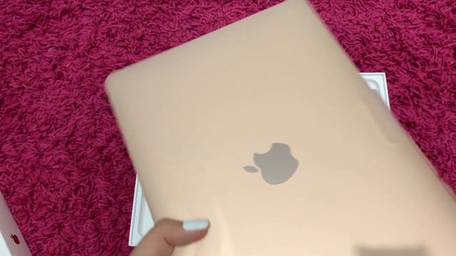 Apple MacBook 12" Retina Display 2018 (Gold)|Unboxing смотреть онлайн