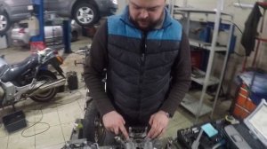 Ремонт Хонда ST 1300. Регулировка клапанов.Taking valve clearance measurements on the Honda ST 1300