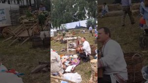 Ой ,мама,мама,мама,люблю цыгана Яна - песня под гармошку .Отдых в крестьянском подворье .