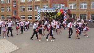 Красивый танец на последний звонок